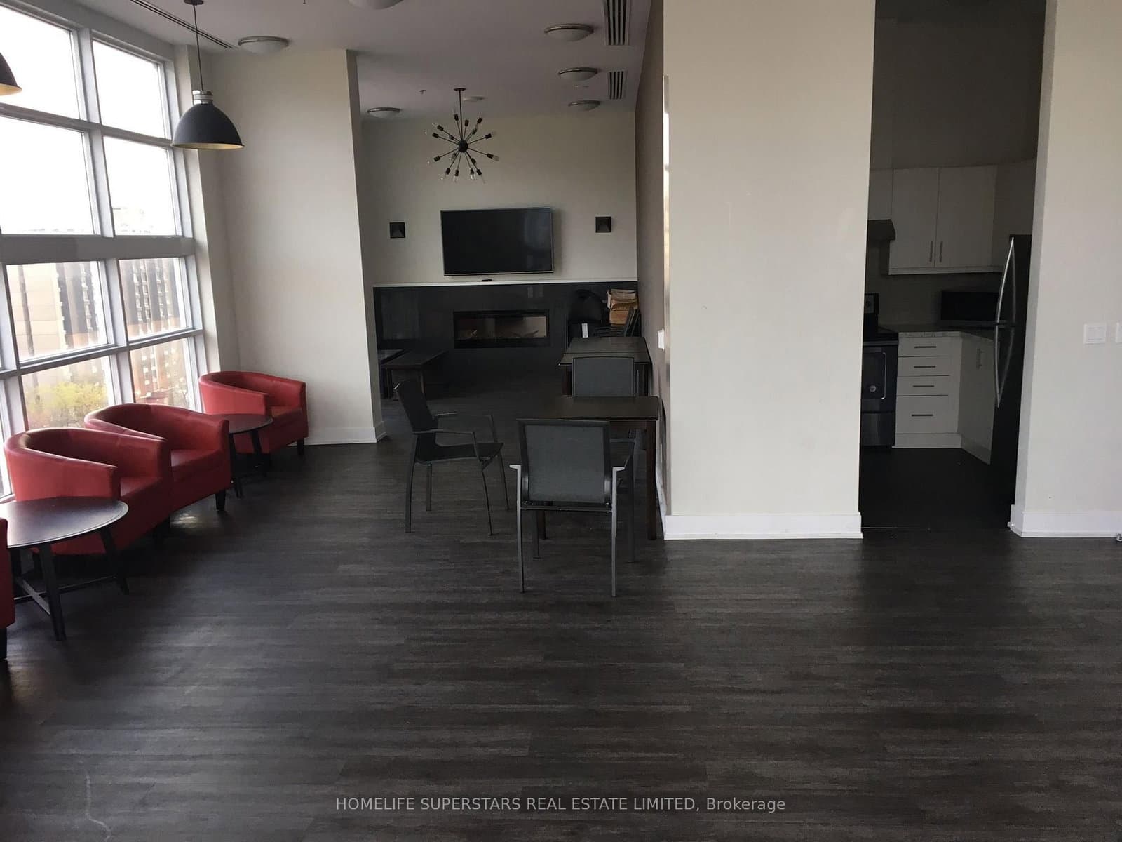 10 Willison Square N, Unit 305 thumbnail 9