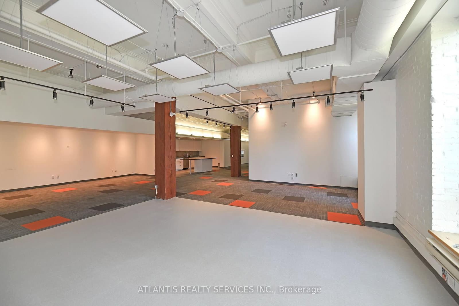 243 College Street, Unit 100 thumbnail 3