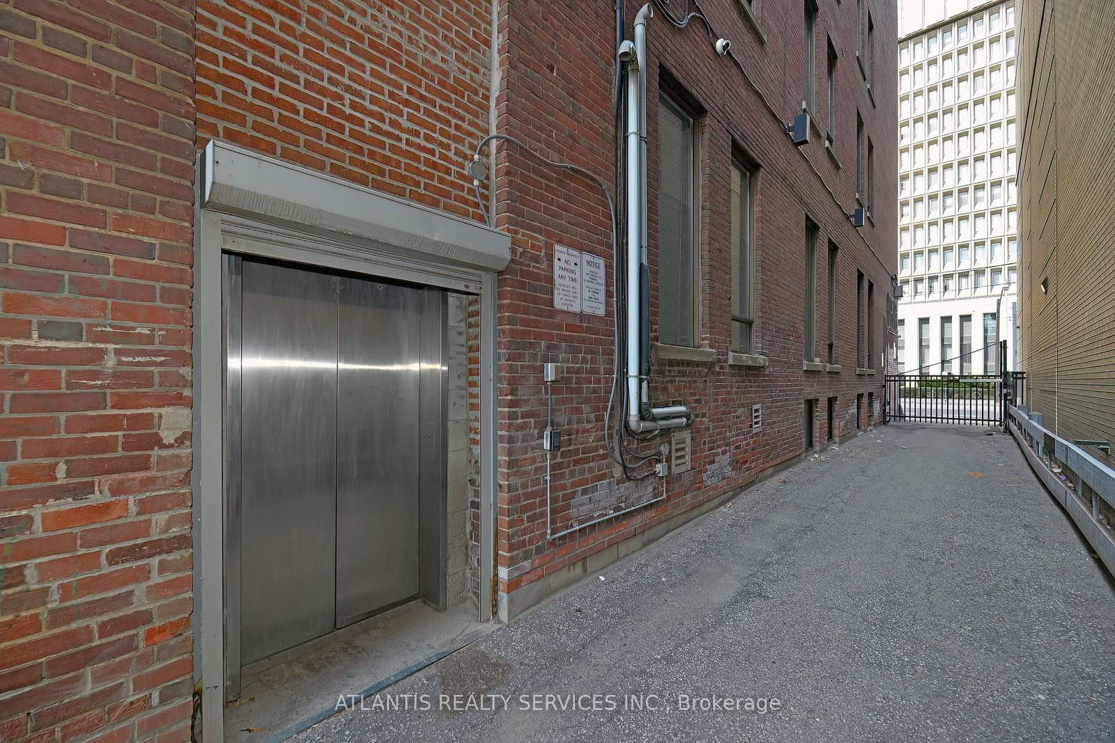 243 College Street, Unit 300 thumbnail 9
