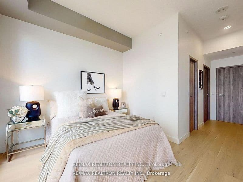 95 McMahon Drive, Unit Th515 thumbnail 21
