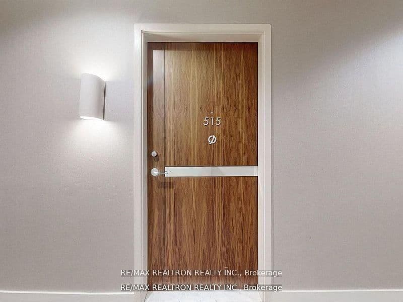 95 McMahon Drive, Unit Th515 thumbnail 7