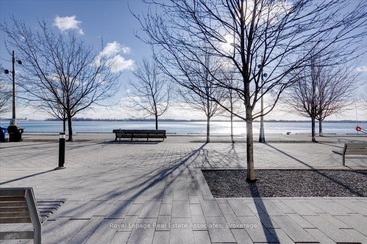 #323 - 29 Queens Quay E