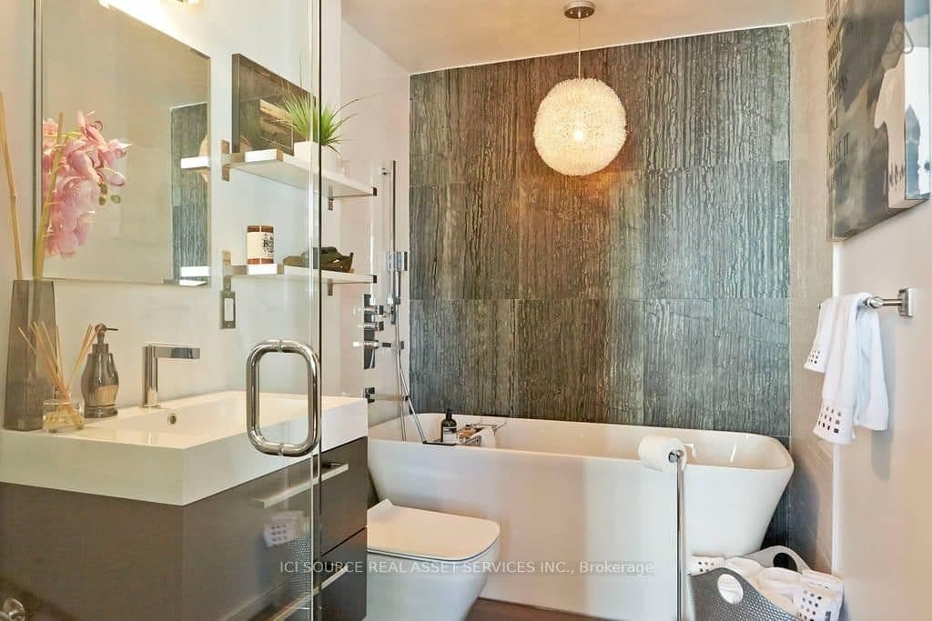 10 Yonge Street, Unit 3604 thumbnail 13
