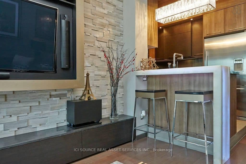 10 Yonge Street, Unit 3604 thumbnail 2