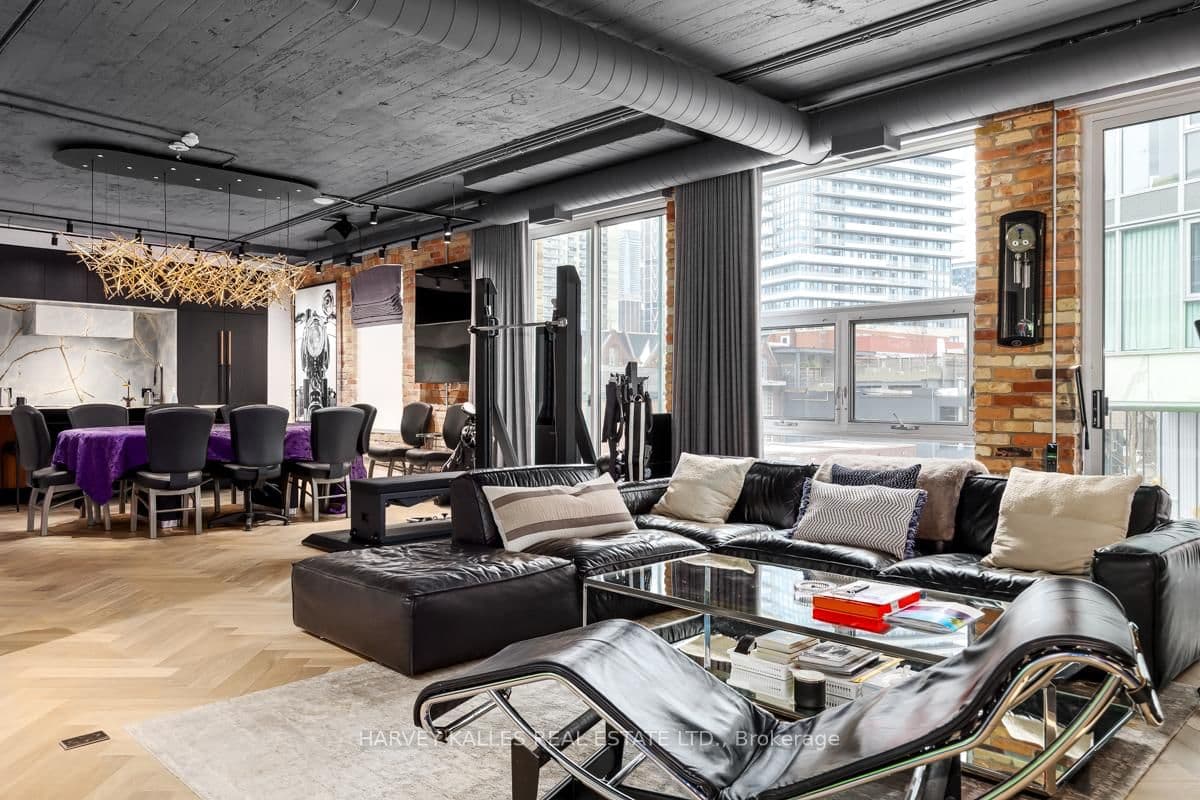#201 - 113 Dupont Street