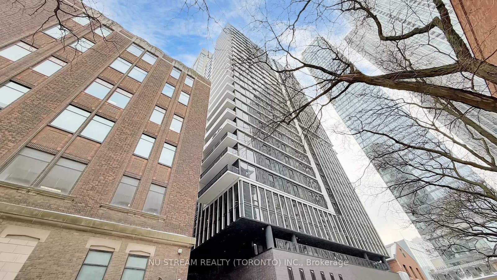 771 Yonge Street, Unit 2011 thumbnail 2