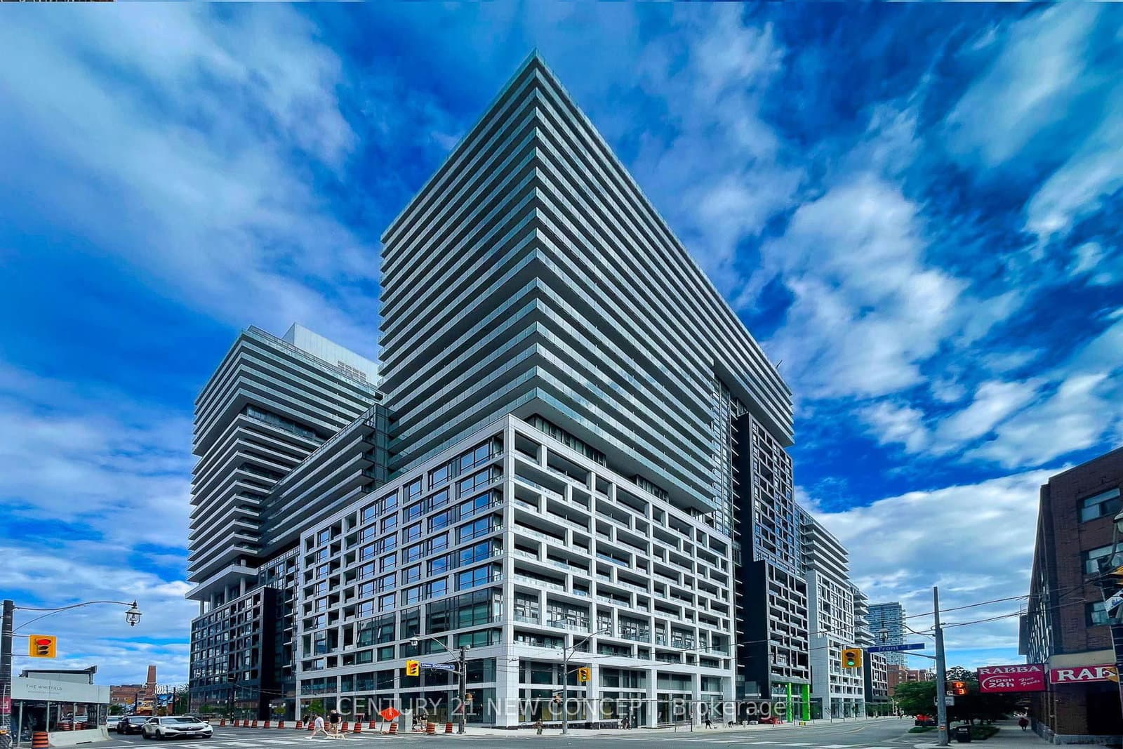 #738 - 135 Lower Sherbourne Street