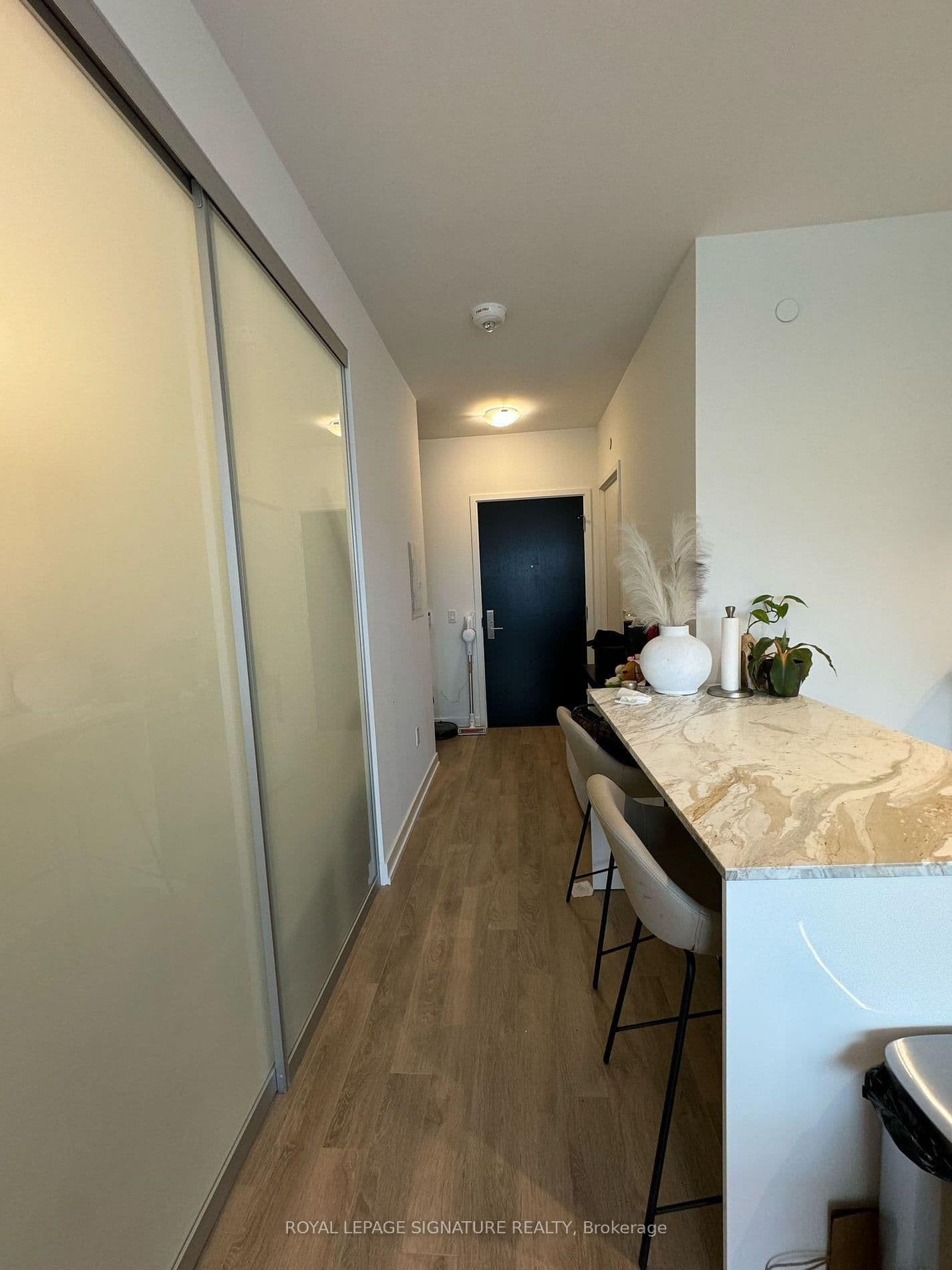 158 Front Street E, Unit 820 thumbnail 3