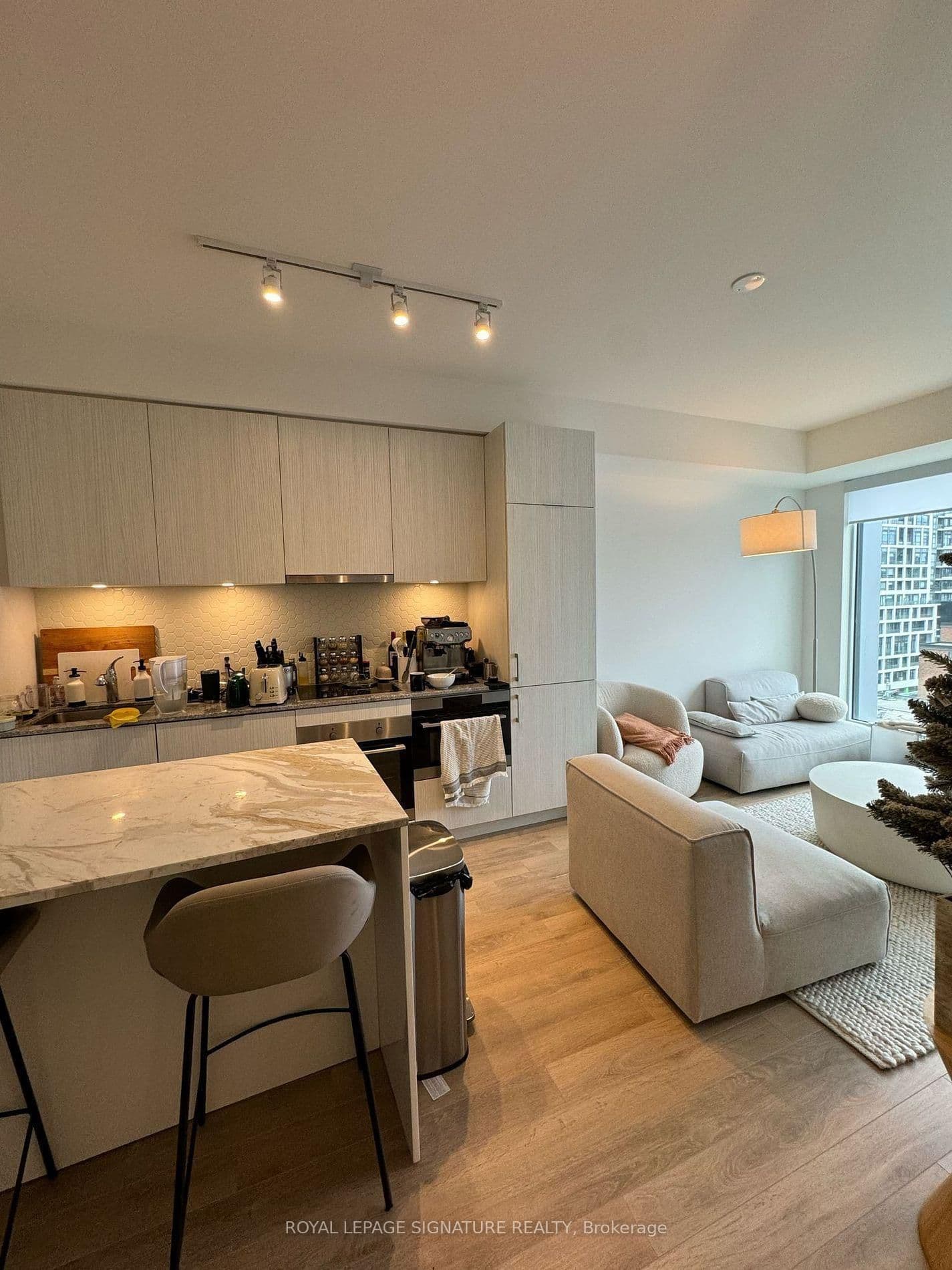 158 Front Street E, Unit 820 thumbnail 4