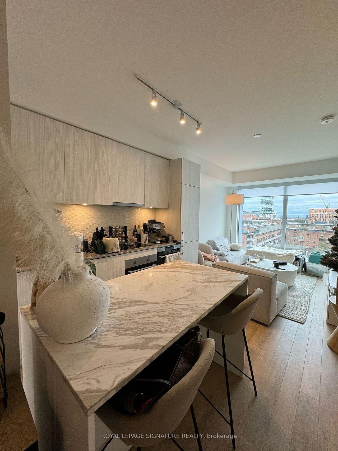 158 Front Street E, Unit 820 thumbnail 5