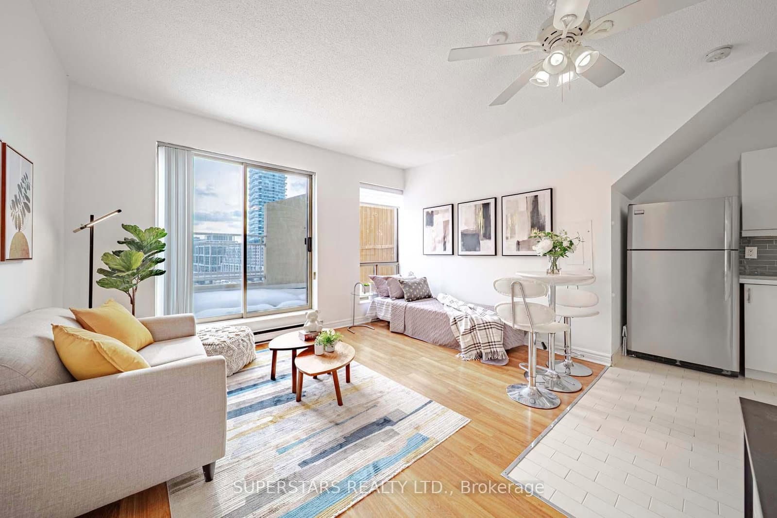 #PH16 - 65 Scadding Avenue