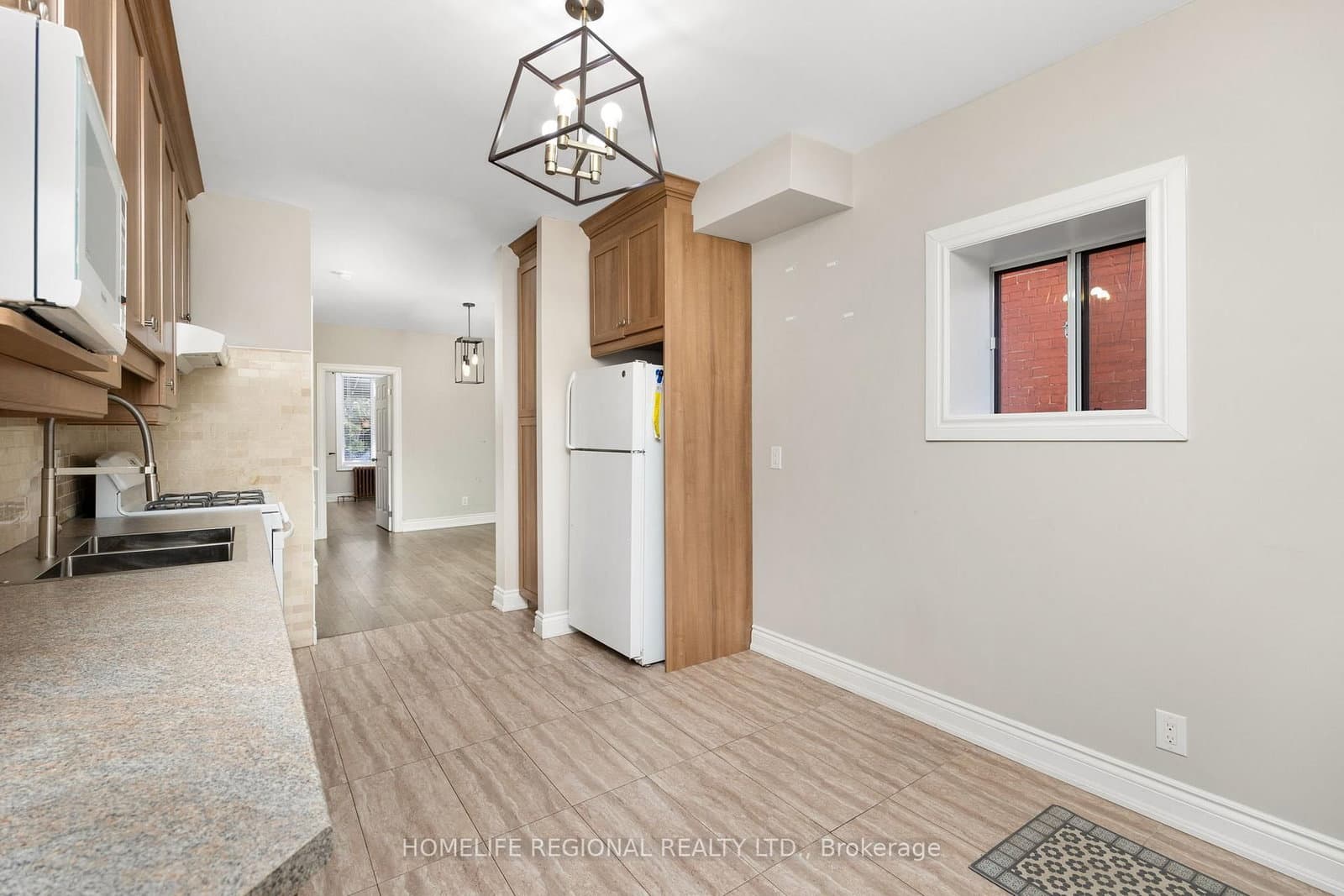 200 Roxton Road thumbnail 7