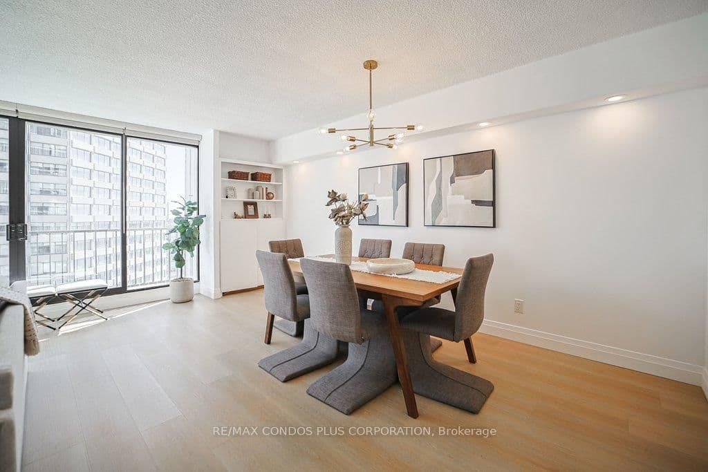 33 HARBOUR Square, Unit 2232 thumbnail 30