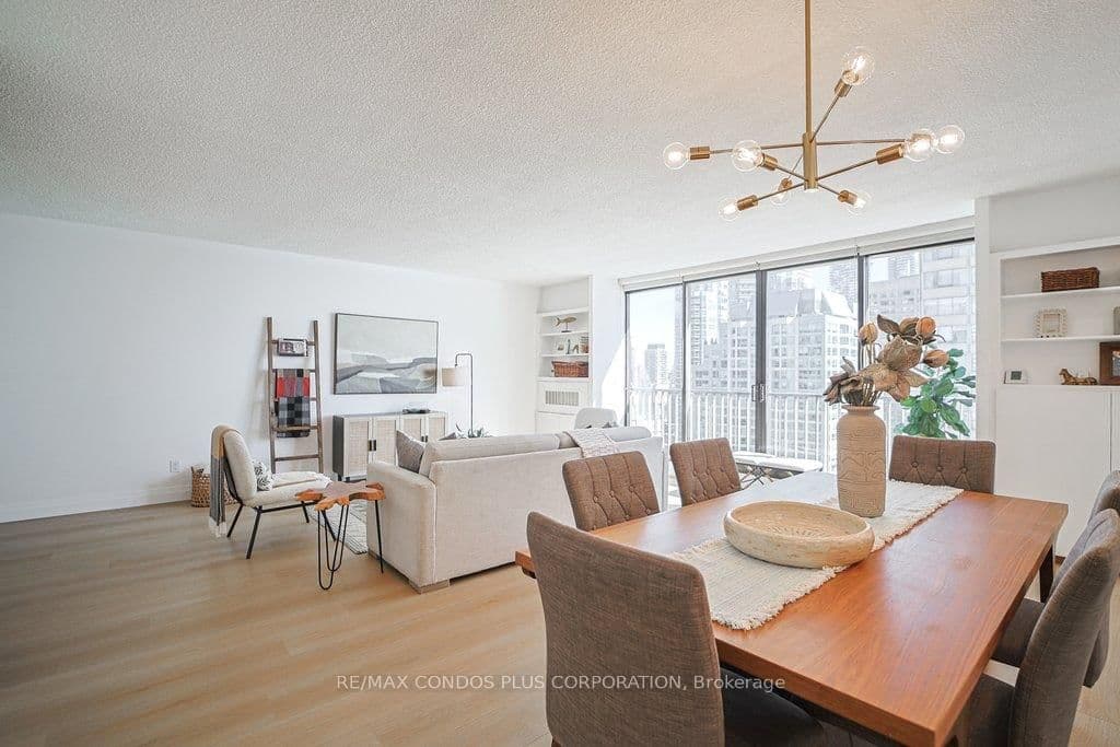 33 HARBOUR Square, Unit 2232 thumbnail 9