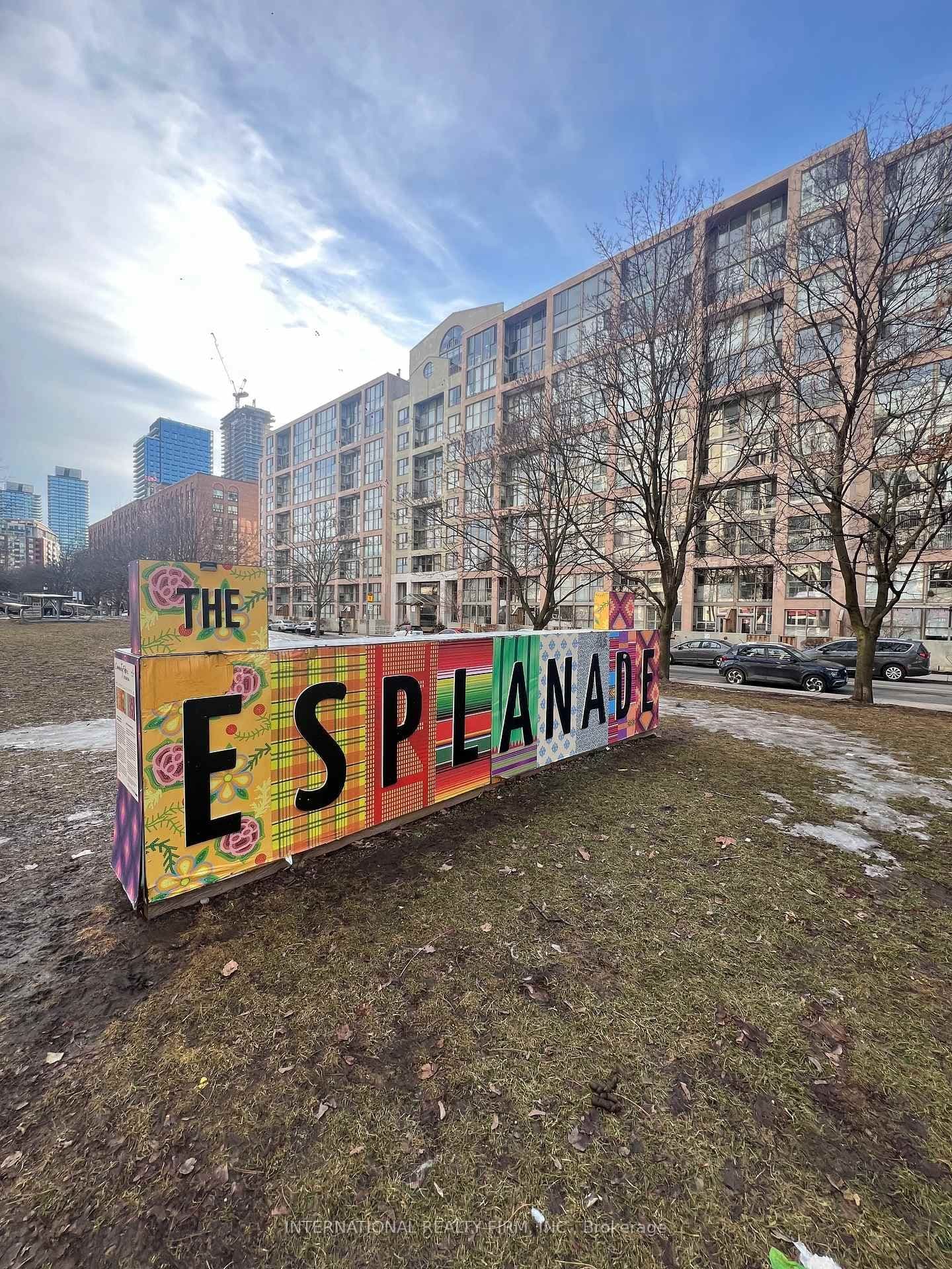 #PH5 - 65 Scadding Avenue