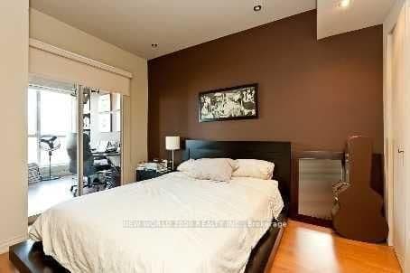 633 Bay Street, Unit Ph09 thumbnail 3