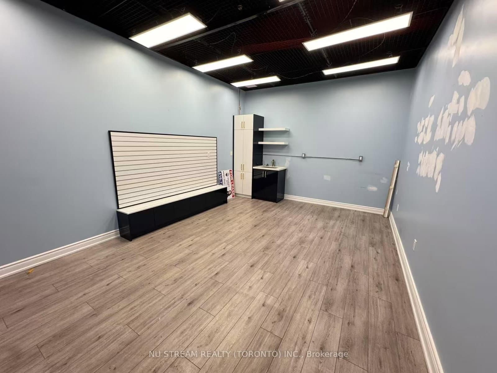 384 Yonge Street, Unit 59 thumbnail 4
