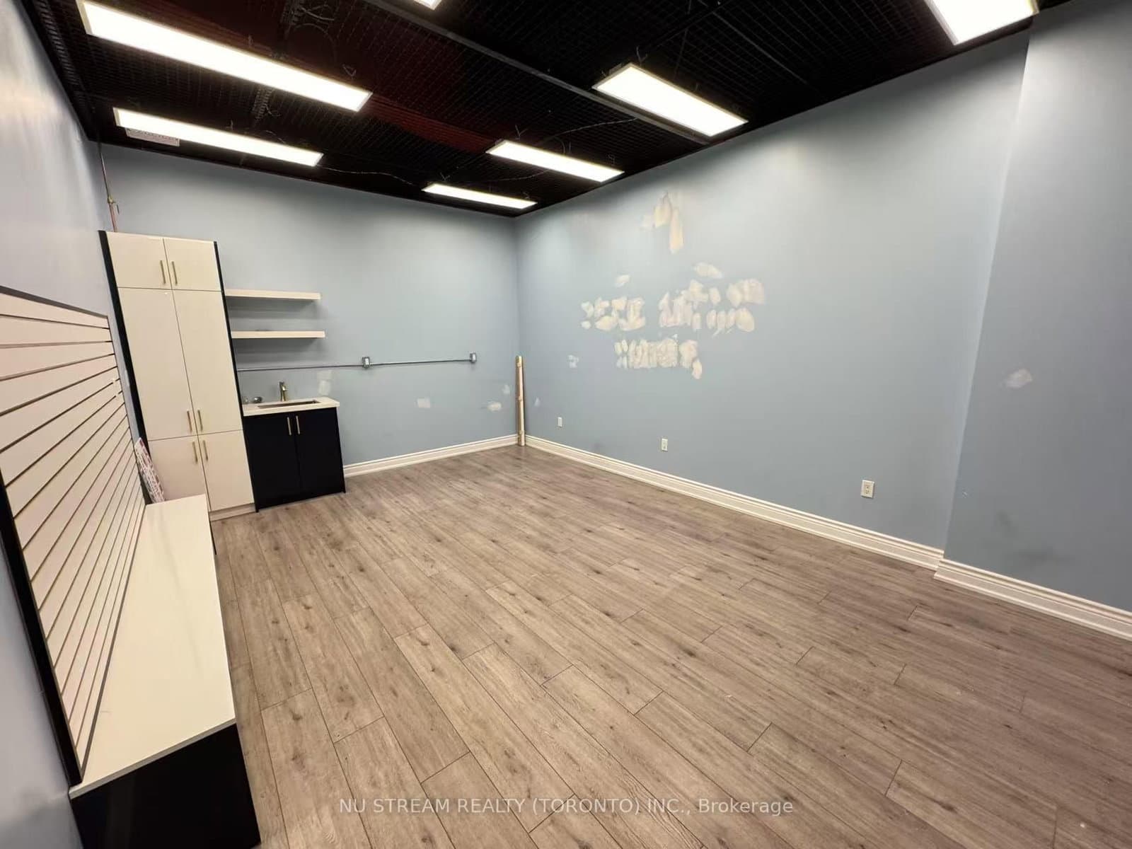 384 Yonge Street, Unit 59 thumbnail 5