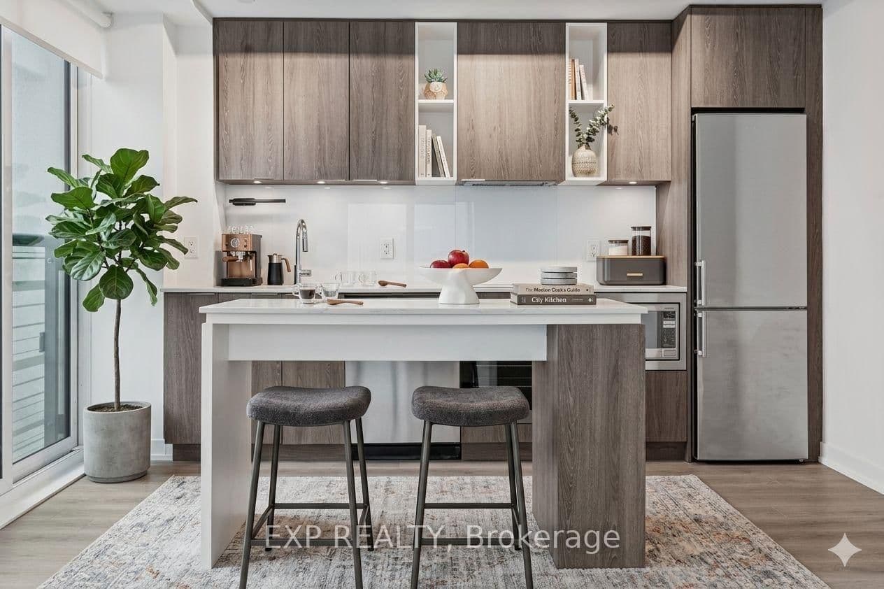 #1009 - 200 Sackville Street