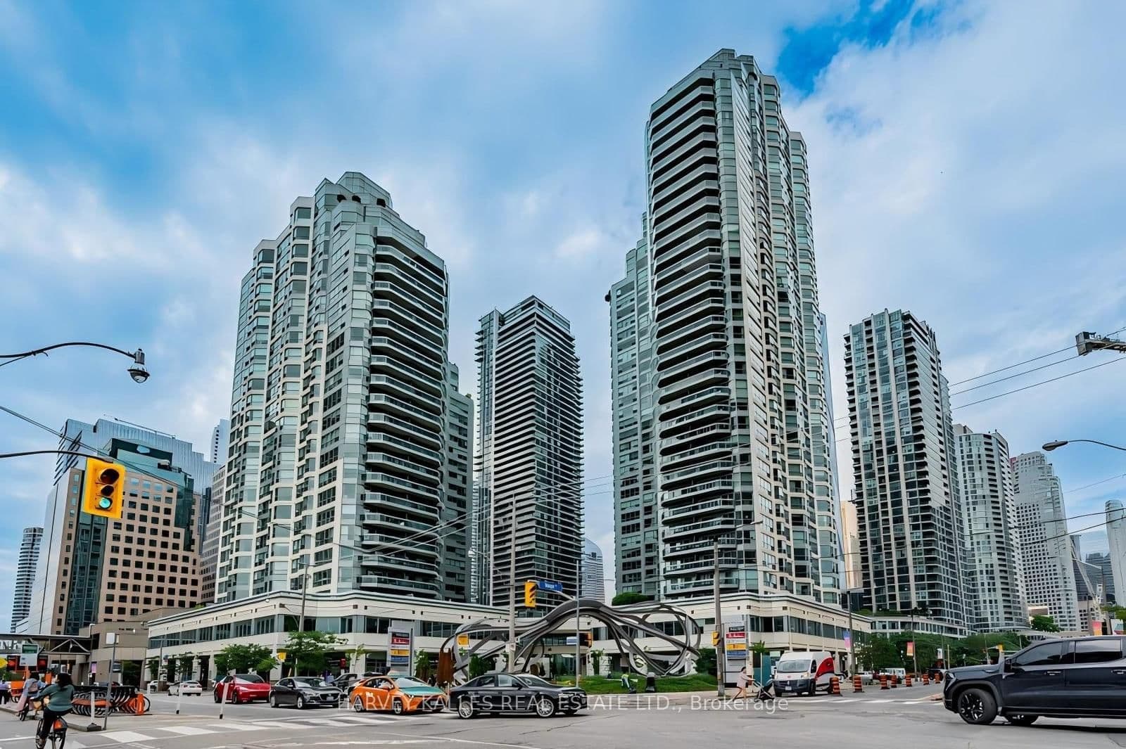 #705 - 10 Yonge Street