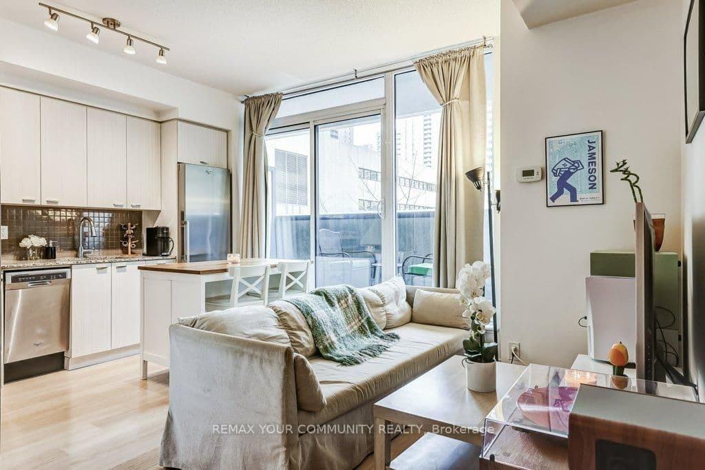 88 Sheppard Avenue E, Unit 210 thumbnail 9