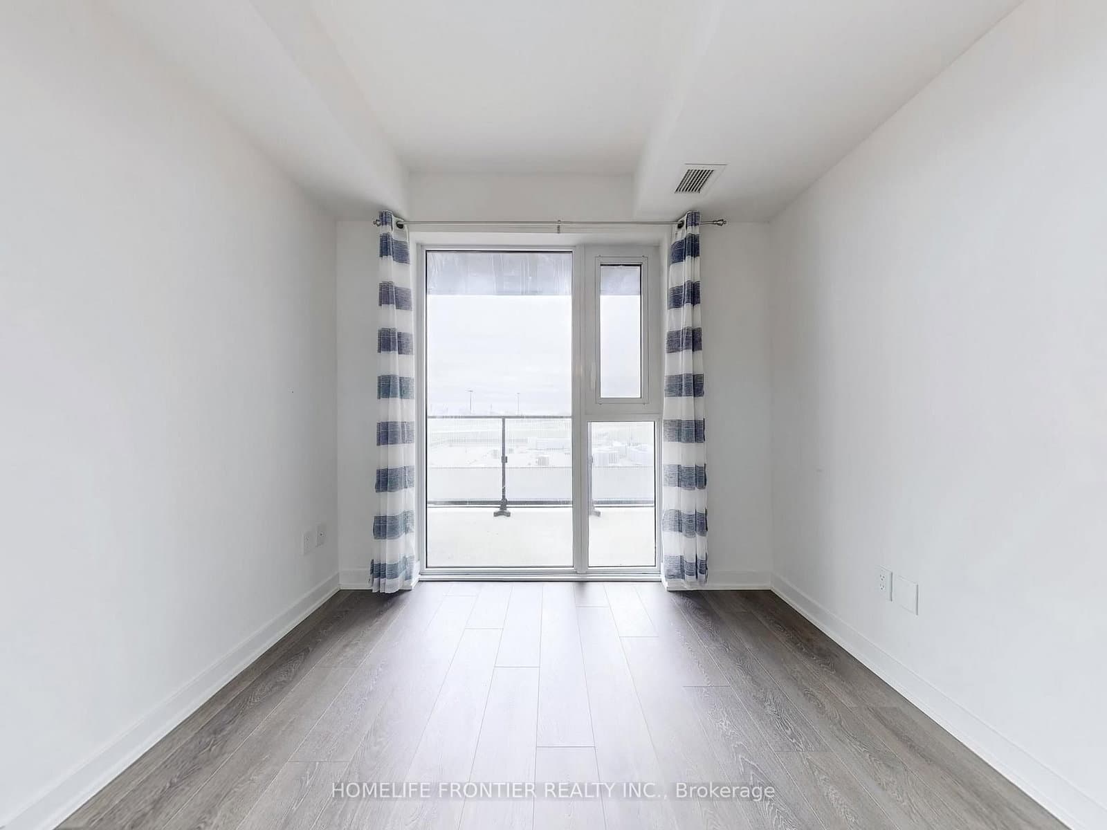 8 Tippet Road, Unit 709 thumbnail 10