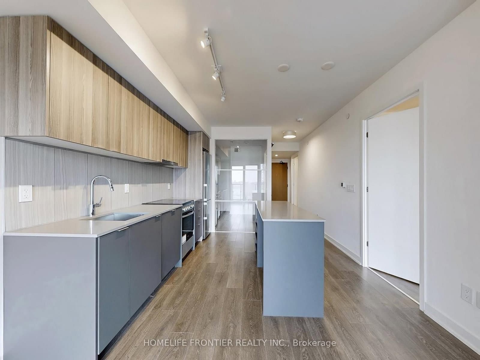 8 Tippet Road, Unit 709 thumbnail 5