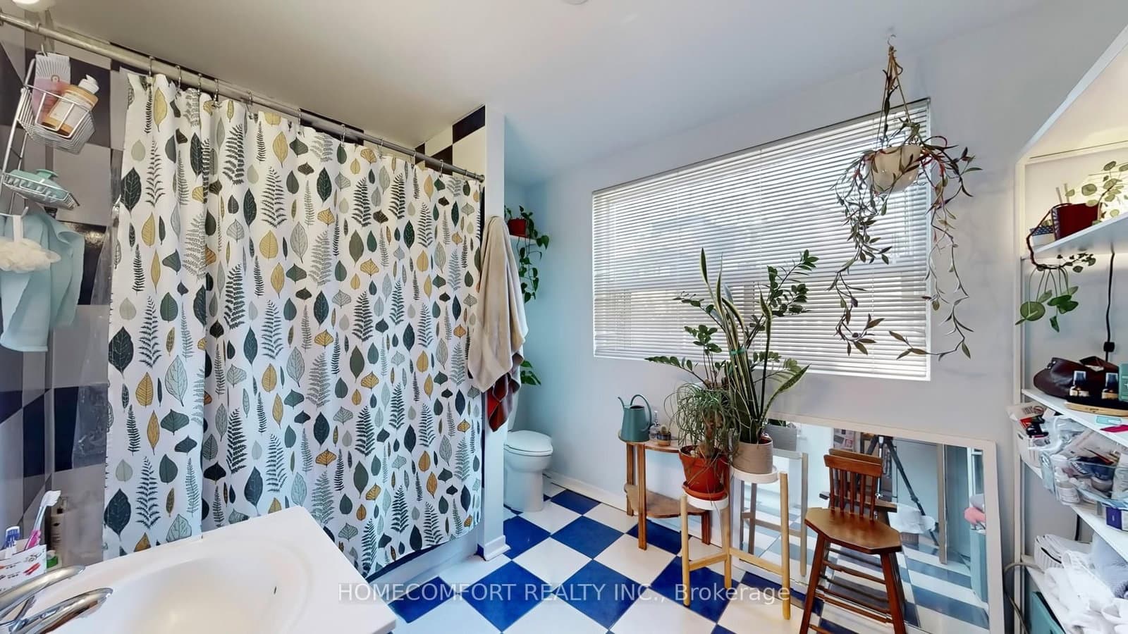 230 Robert Street thumbnail 15