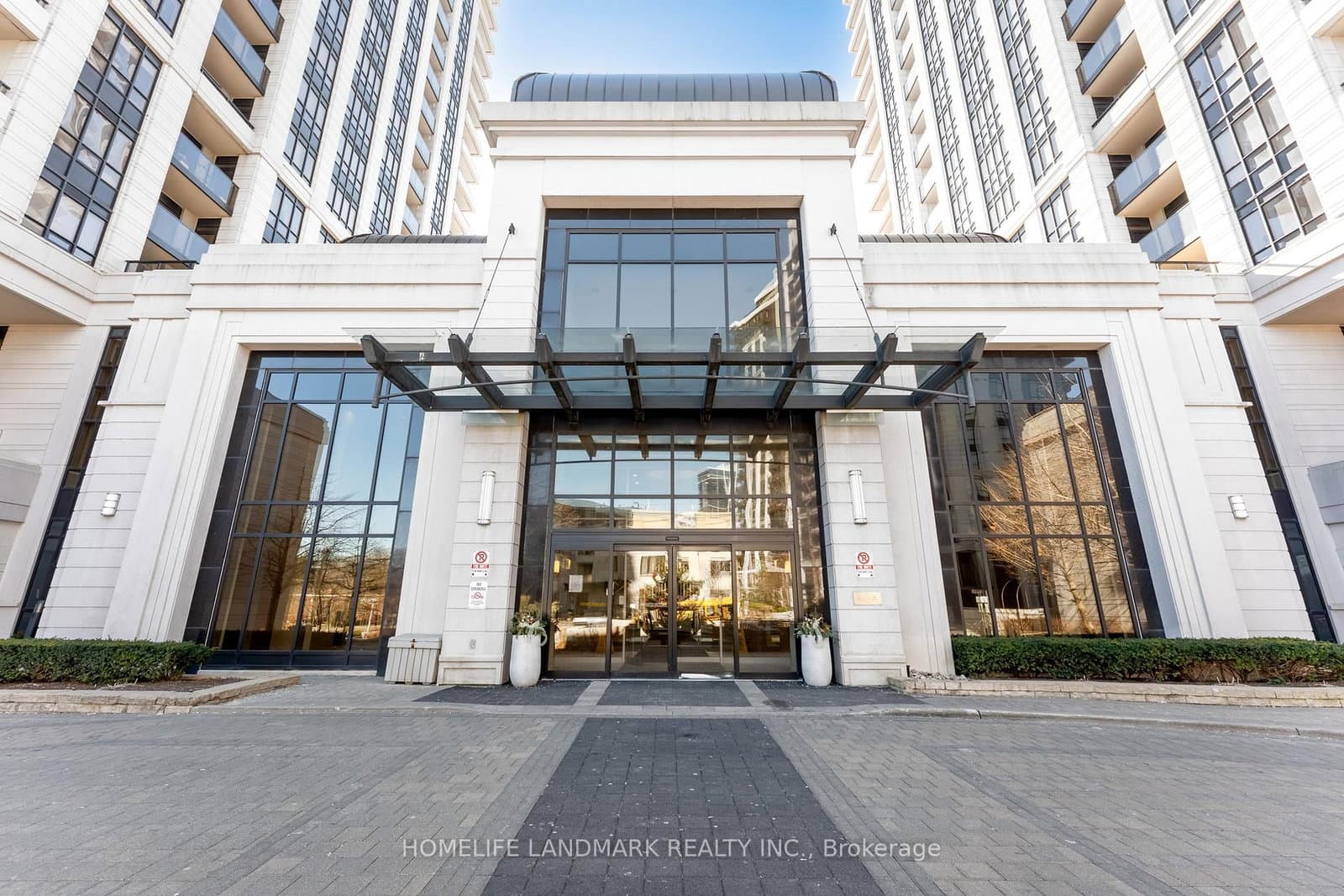 #923 - 100 Harrison Garden Boulevard
