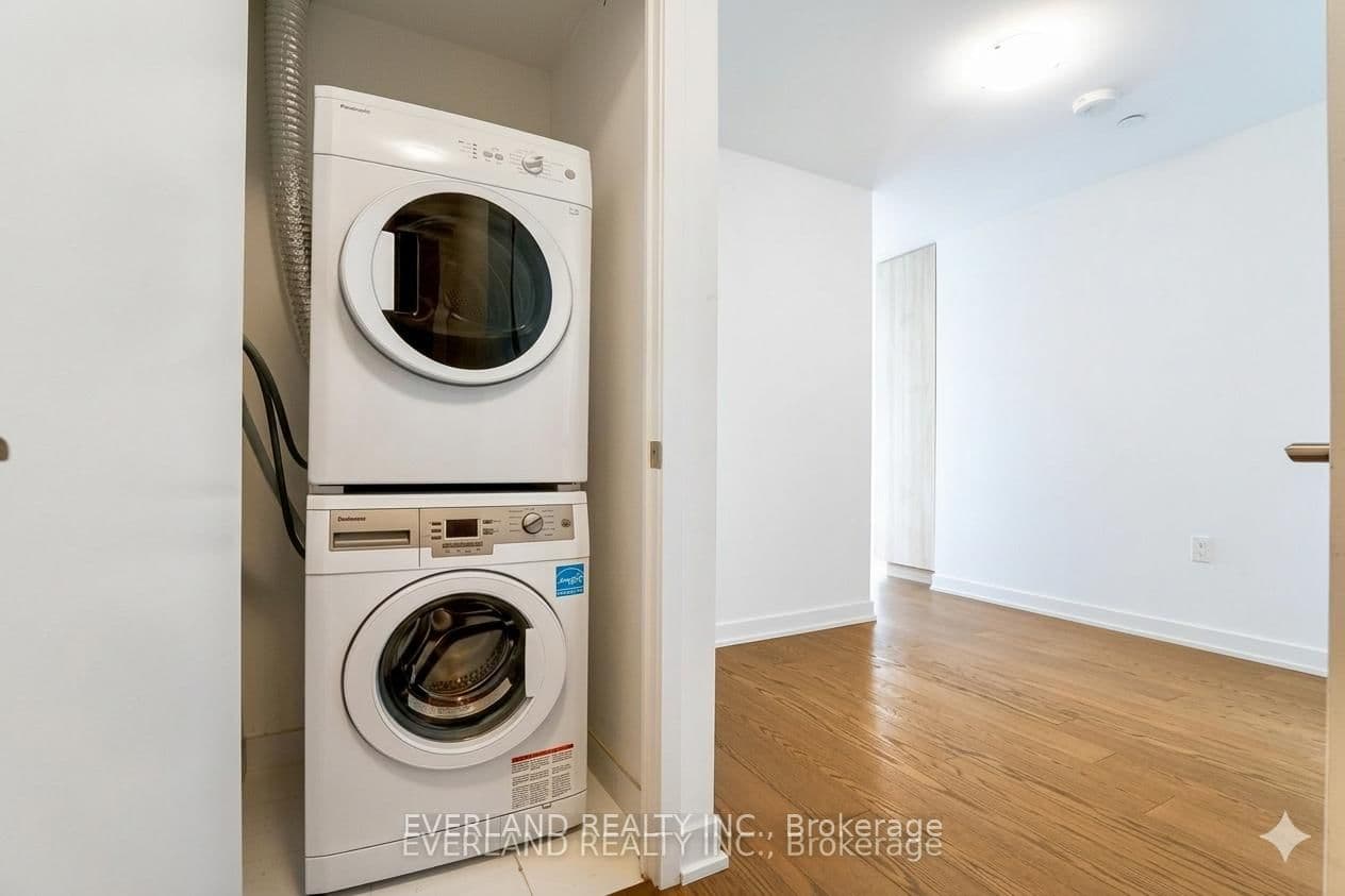 11 Wellesley Street W, Unit 703 thumbnail 13