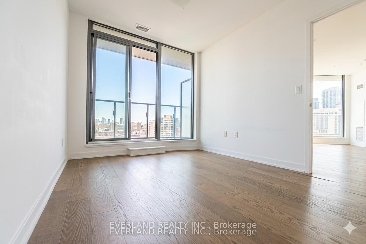 11 Wellesley Street W, Unit 703 thumbnail 3