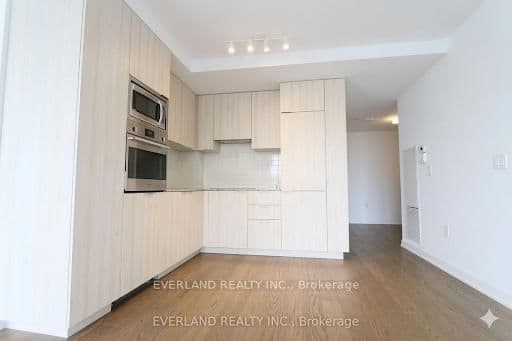11 Wellesley Street W, Unit 703 thumbnail 5