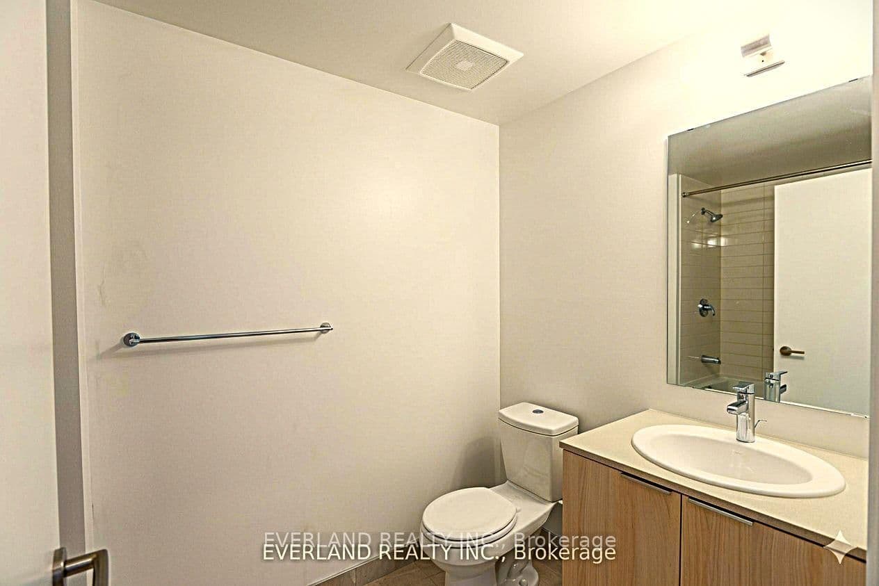 11 Wellesley Street W, Unit 703 thumbnail 7
