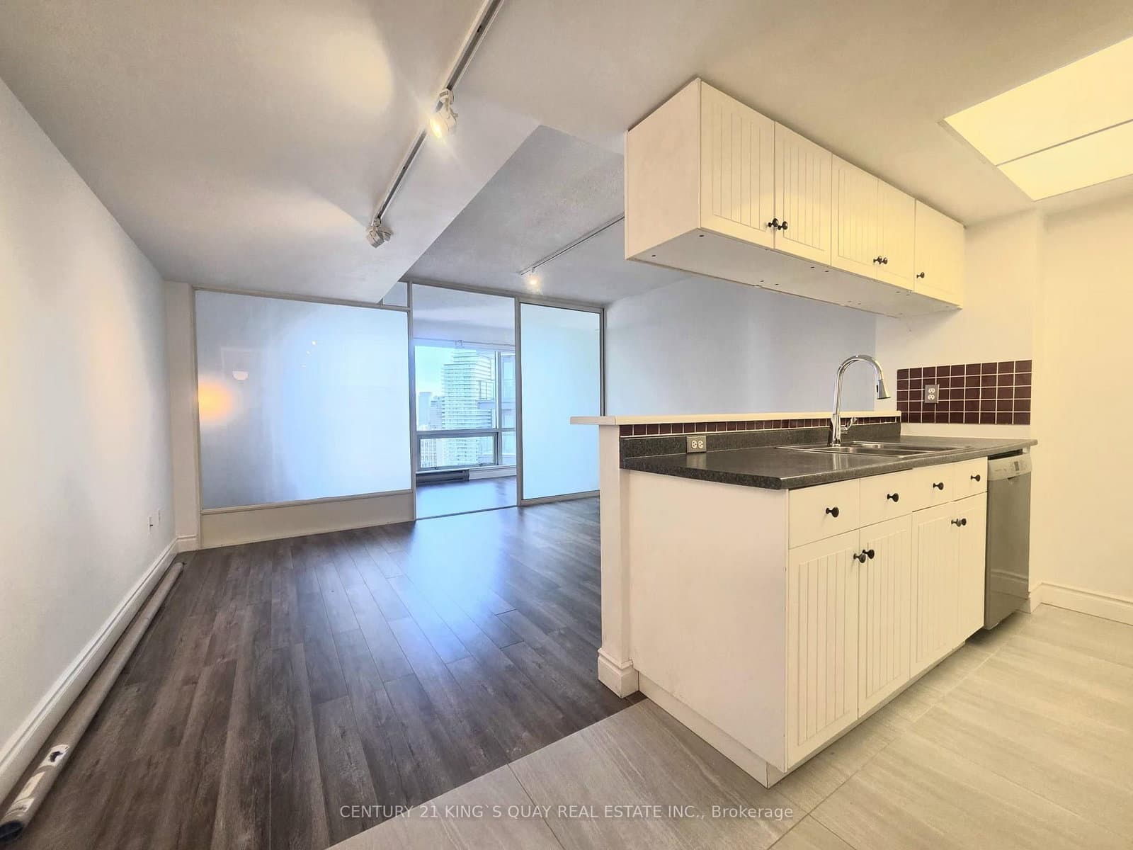 #2513 - 1001 Bay Street