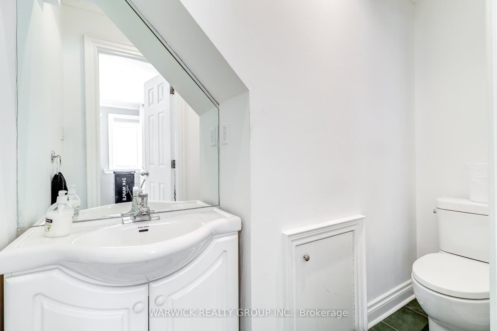 123 Sheppard Avenue E thumbnail 17