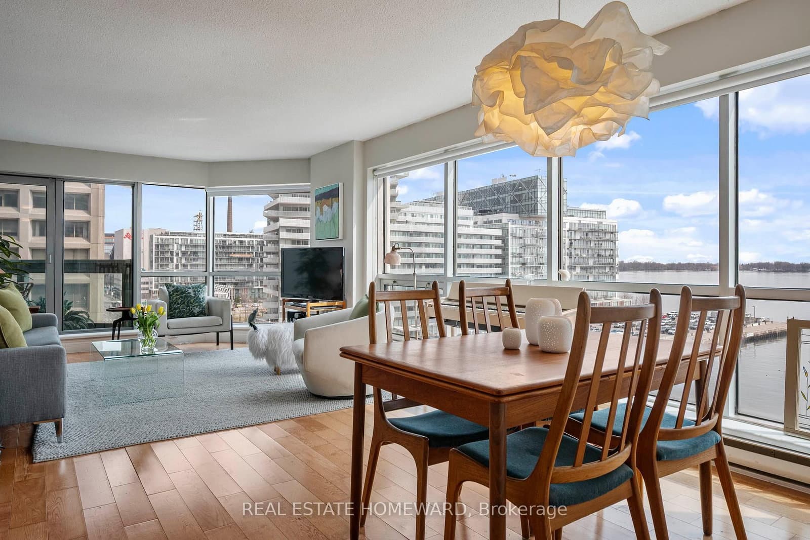 #704 - 10 Queens Quay W