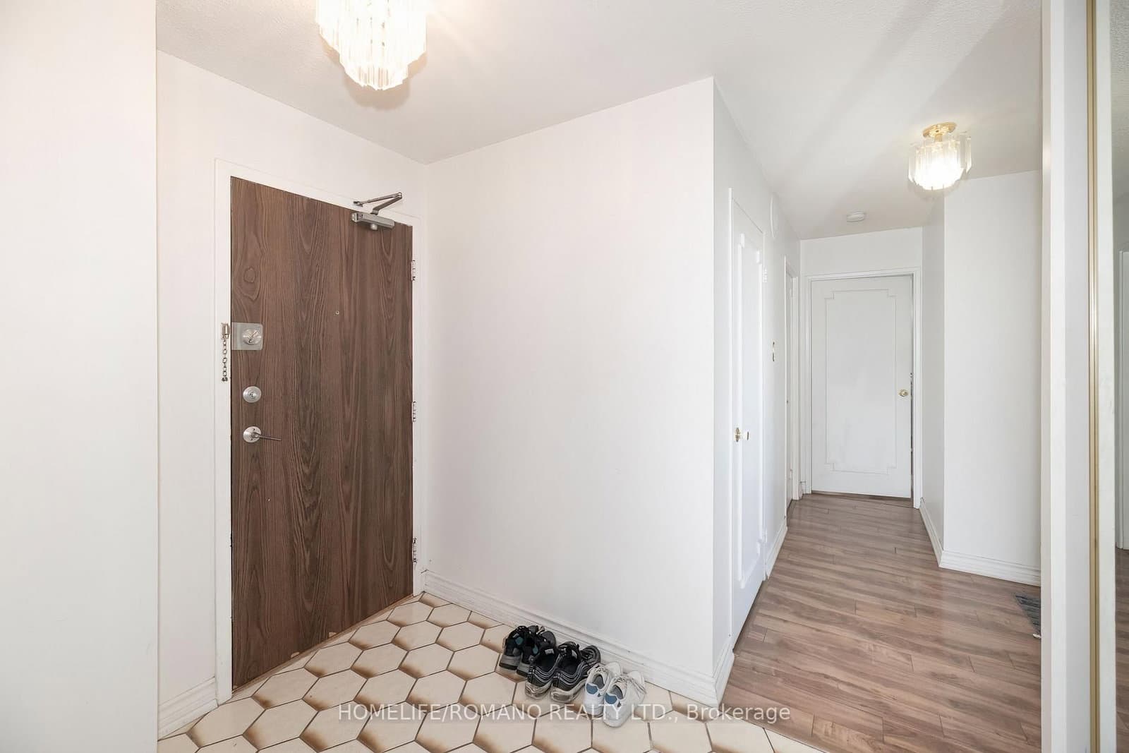 100 Antibes Drive, Unit 702 thumbnail 2