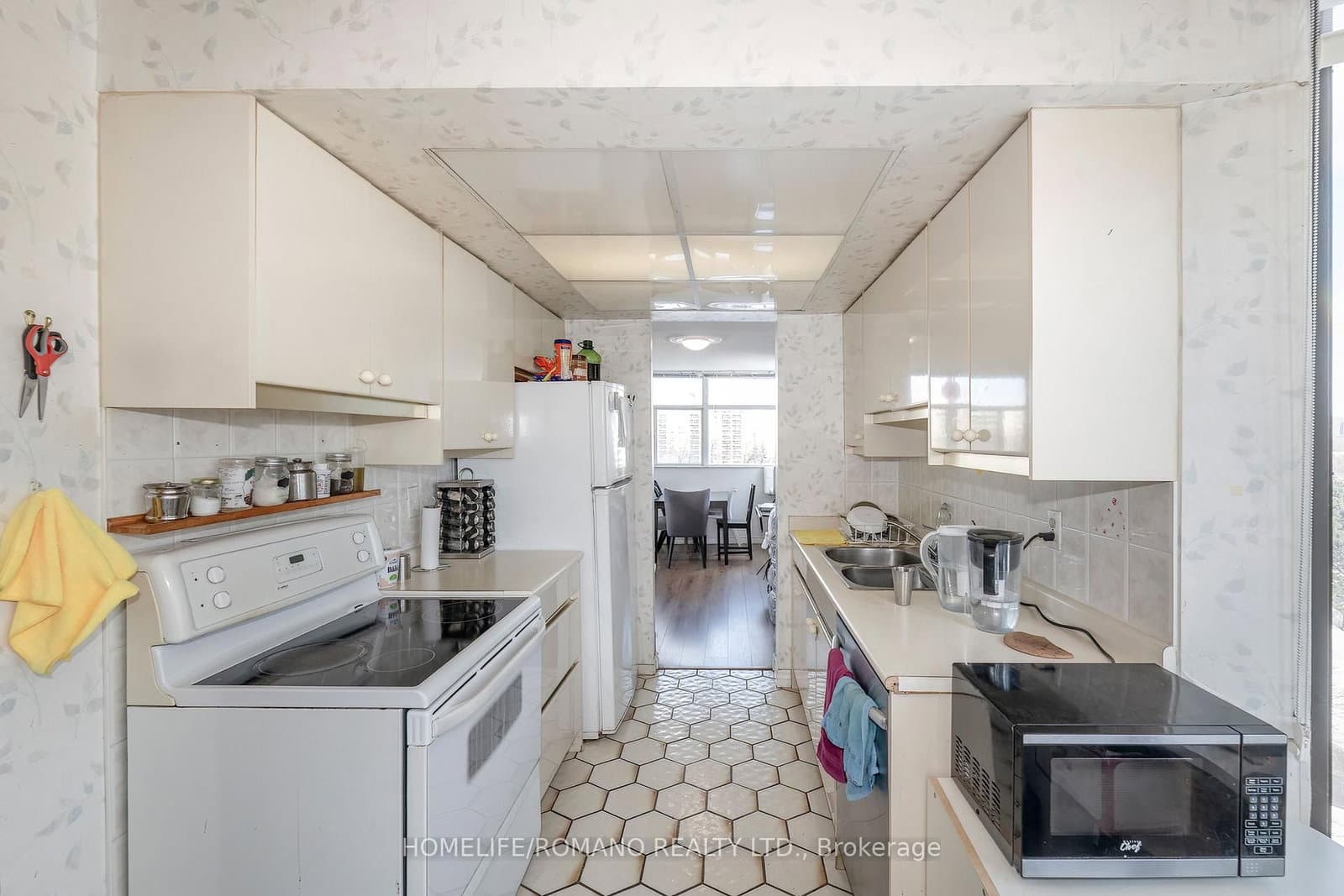 100 Antibes Drive, Unit 702 thumbnail 8