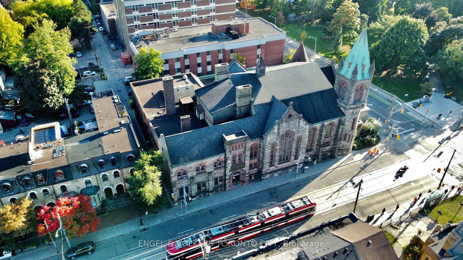 167 Carlton Street thumbnail 24