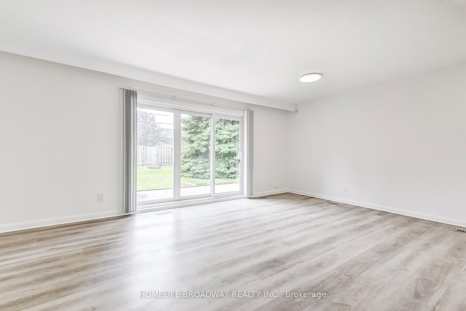 45 Hurlingham Crescent thumbnail 8
