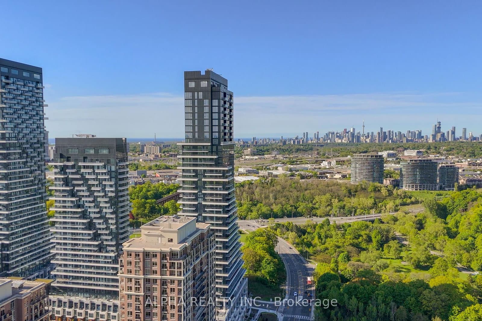 #709 - 10 Inn On The Park Drive