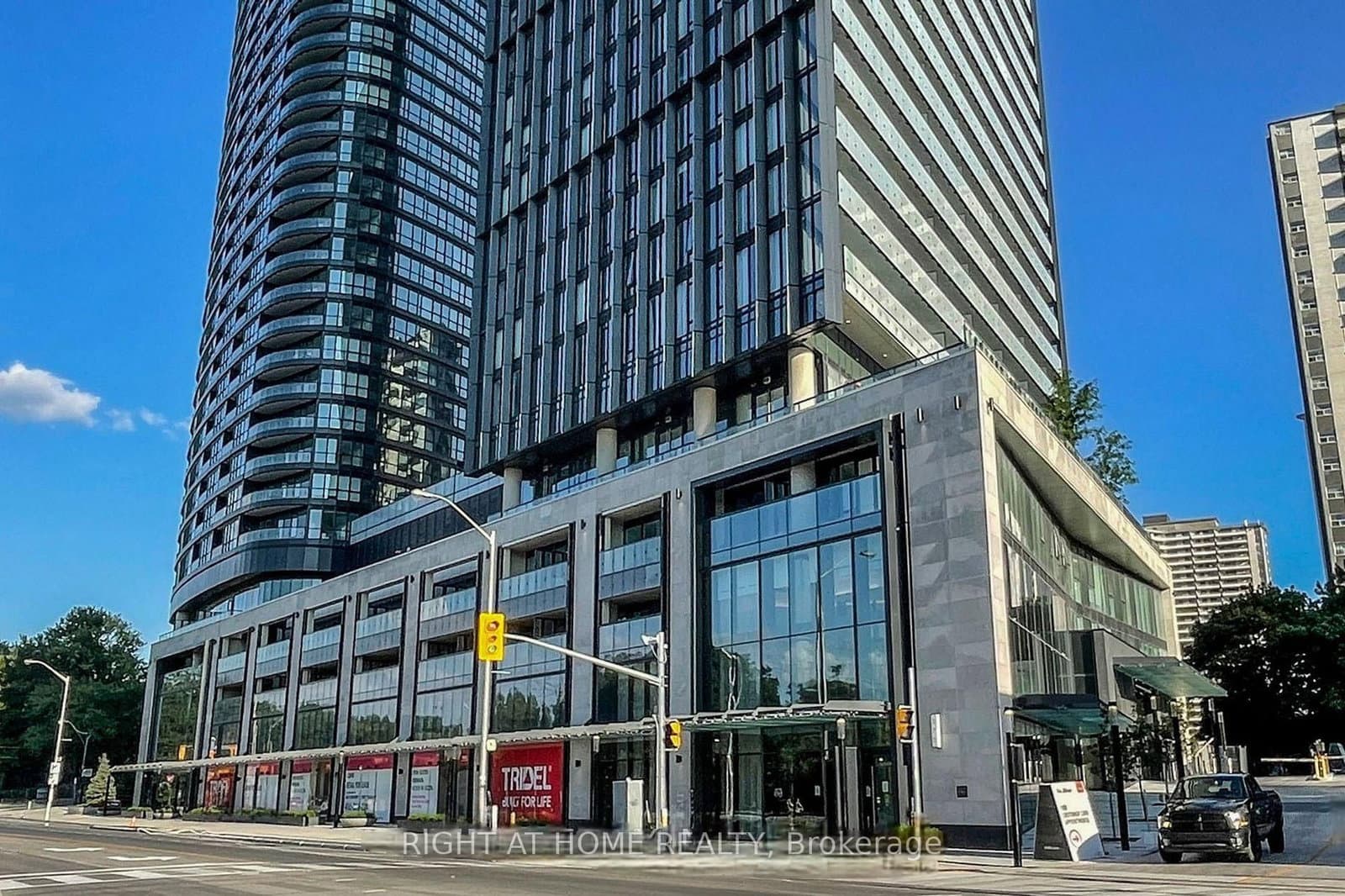 575 Bloor Street E, Unit 508 thumbnail 2