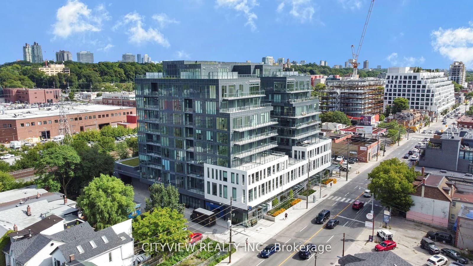 #PH10 - 500 Dupont Street