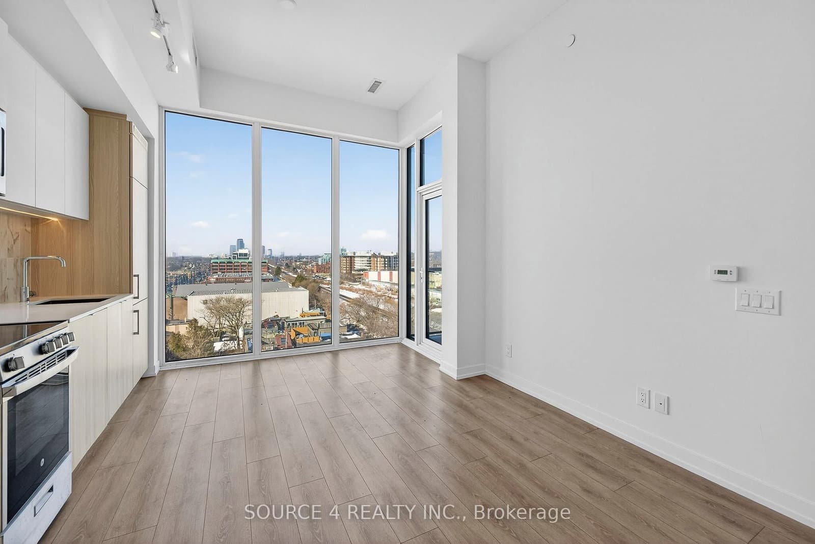 500 Dupont Street, Unit 805 thumbnail 7
