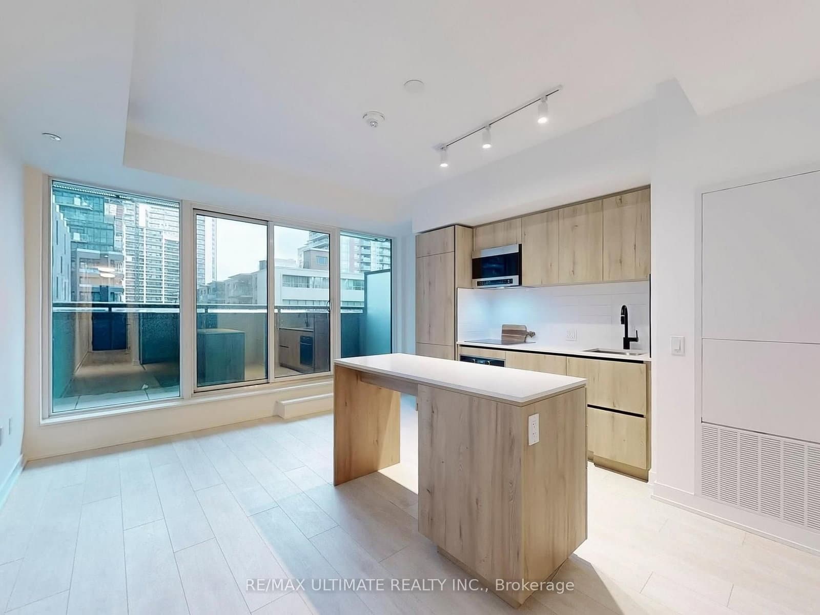 117 Broadway Avenue, Unit 207 thumbnail 17