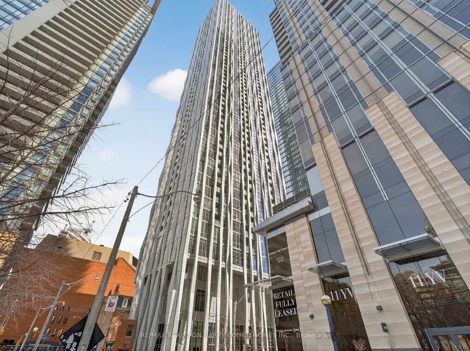 1 Yorkville Avenue, Unit 905