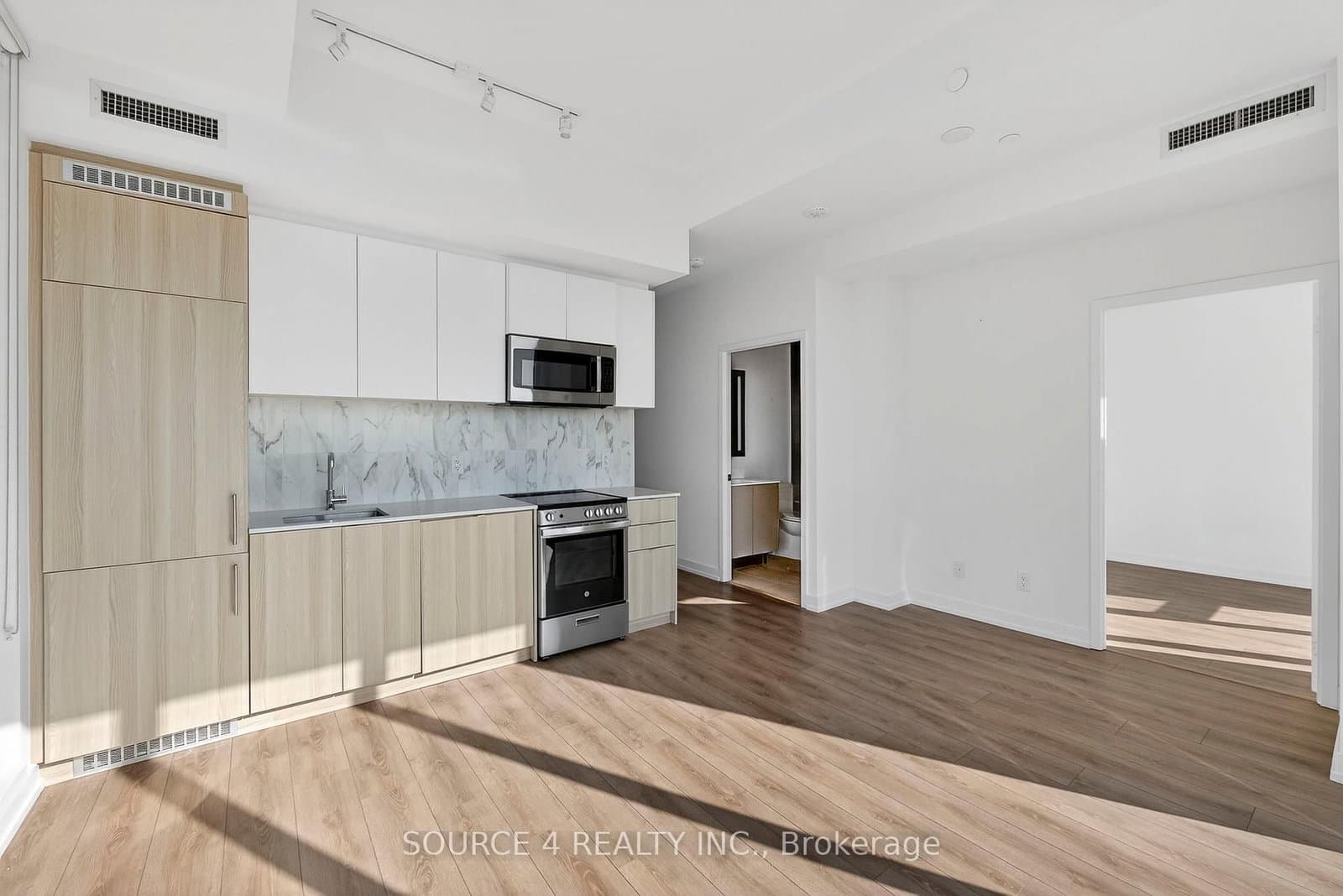 500 Dupont Street, Unit 717 thumbnail 10