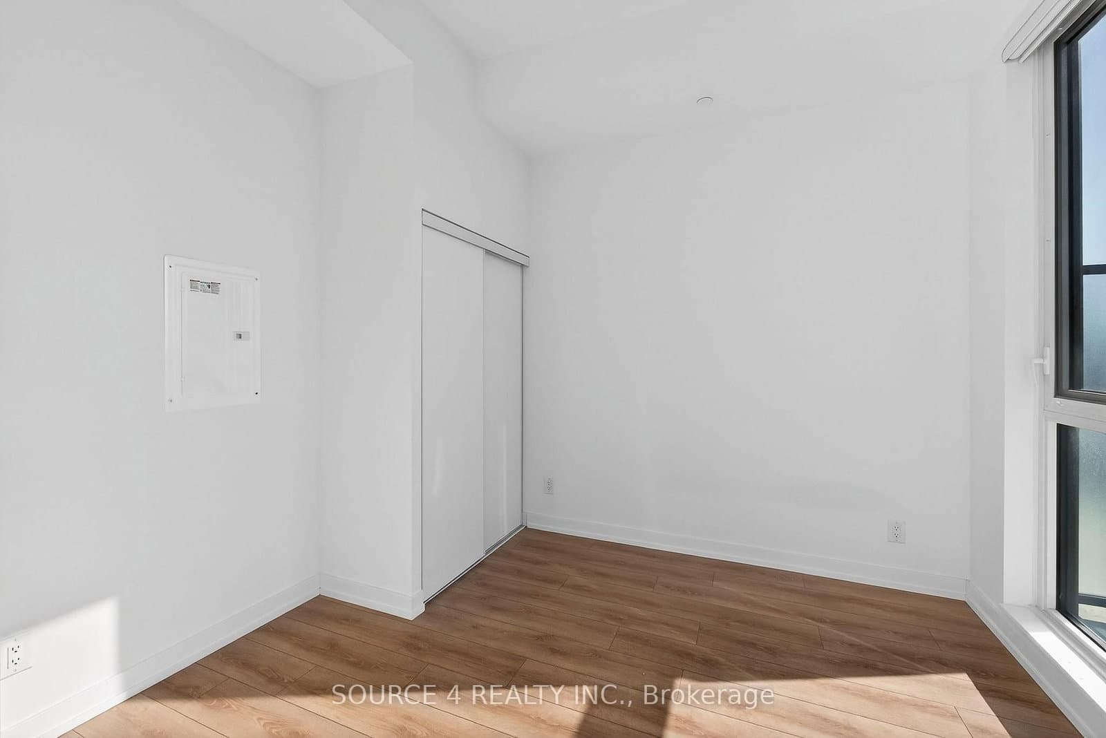 500 Dupont Street, Unit 717 thumbnail 15