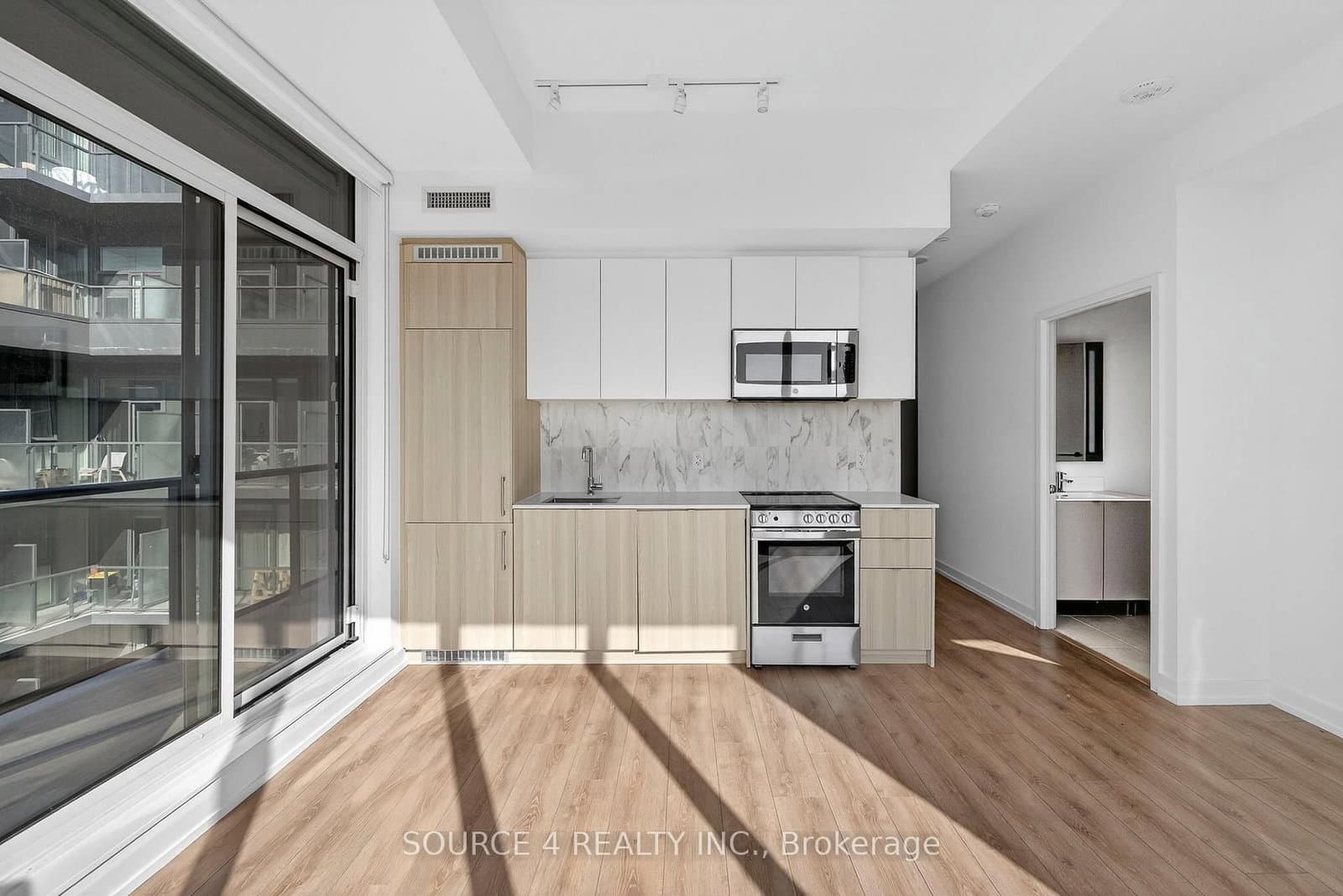 500 Dupont Street, Unit 717 thumbnail 9