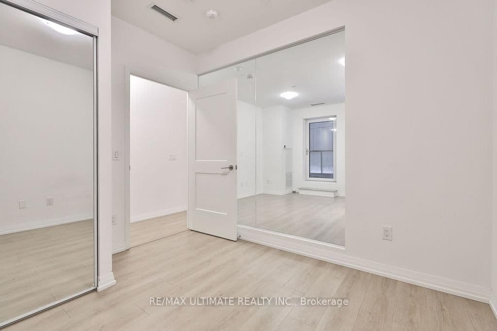 8 WIDMER Street, Unit 515 thumbnail 10